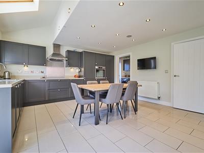 OPEN PLAN DINING/KITCHEN
